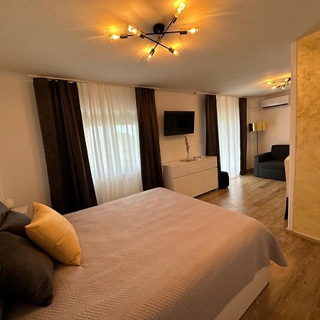 Apartmaji Meli Pu Izola Bagian luar foto