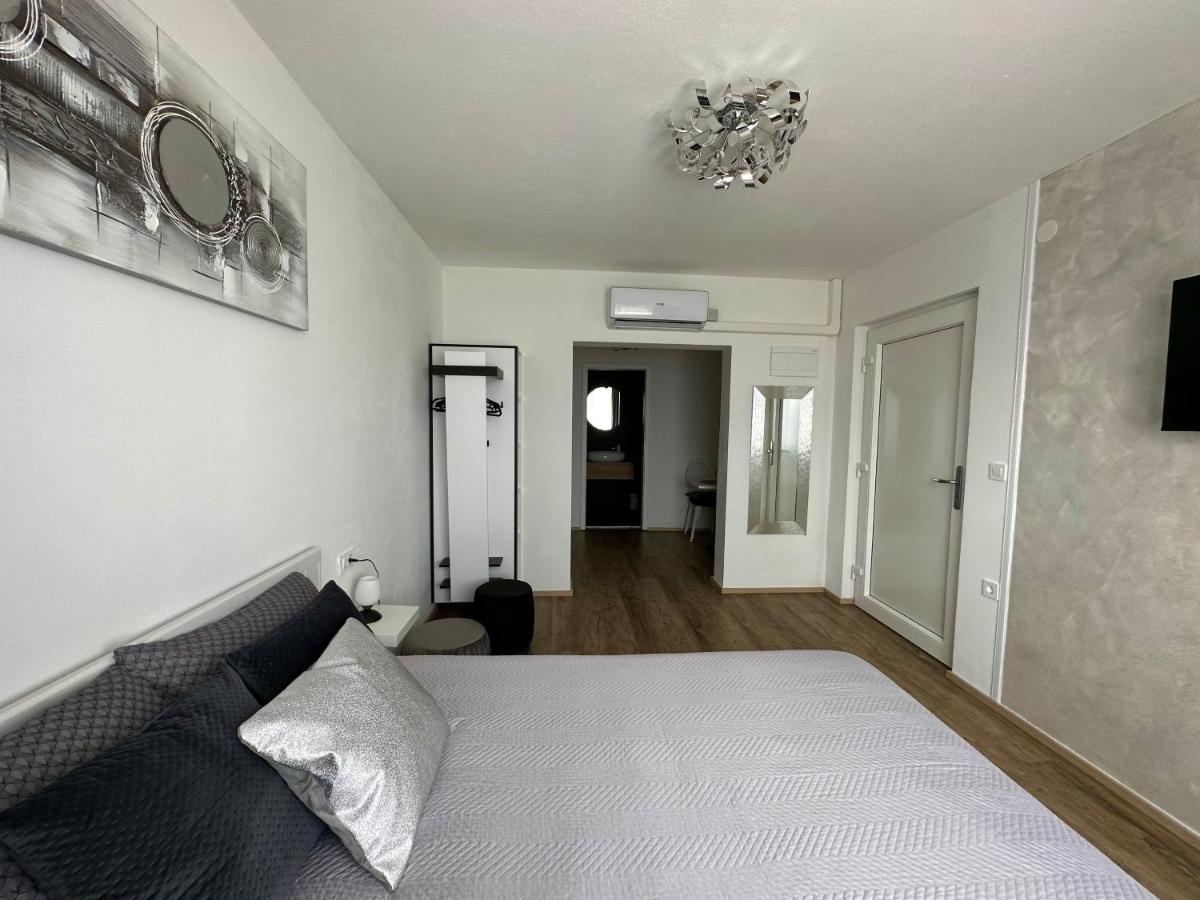 Apartmaji Meli Pu Izola Bagian luar foto