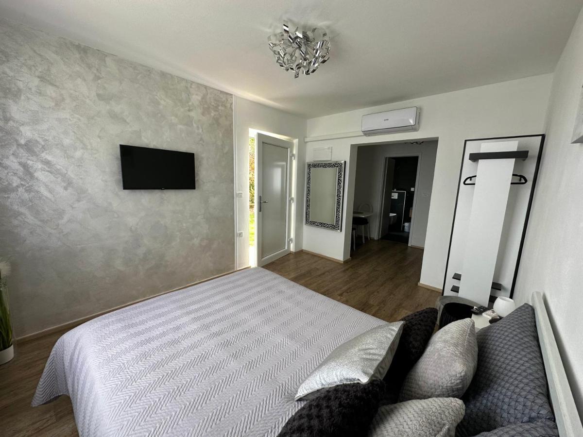 Apartmaji Meli Pu Izola Bagian luar foto