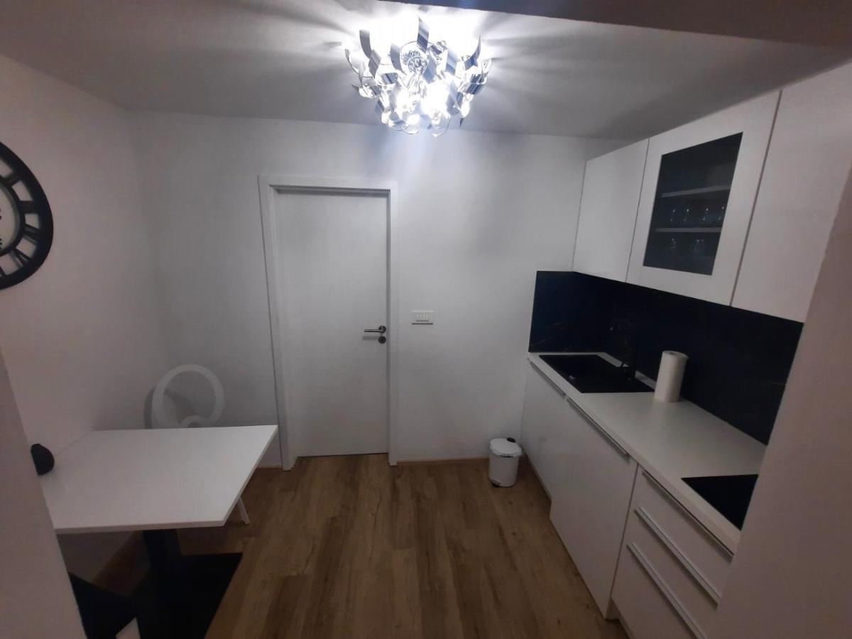 Apartmaji Meli Pu 2 Apartment Izola Bagian luar foto