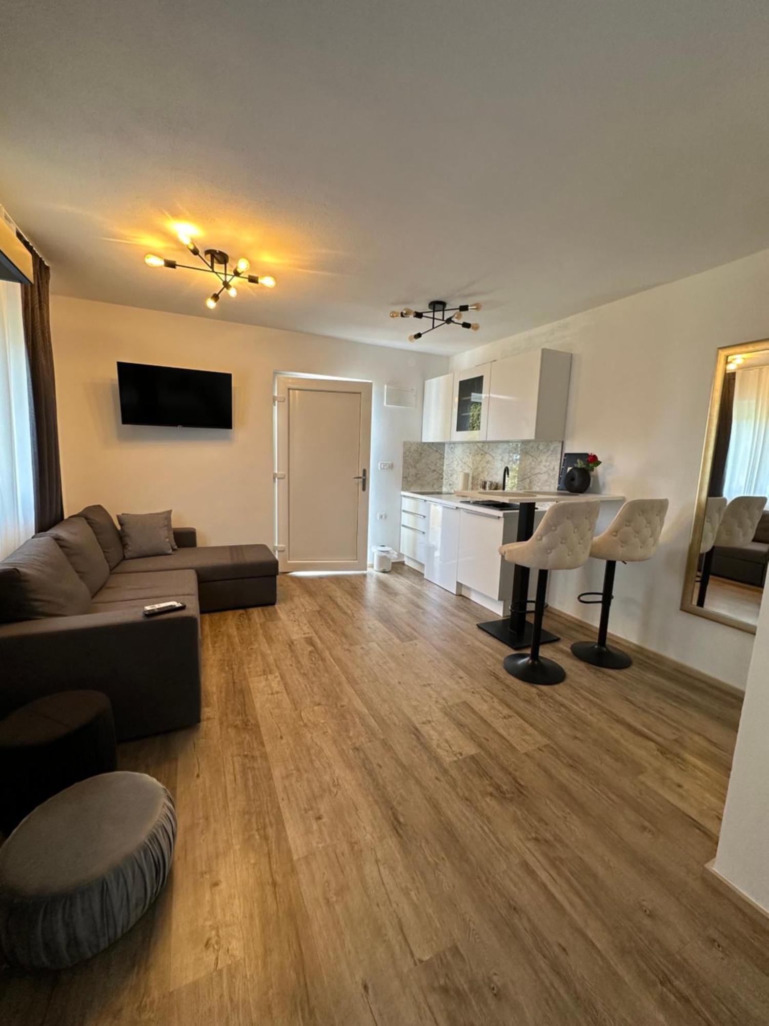 Apartmaji Meli Pu Izola Bagian luar foto