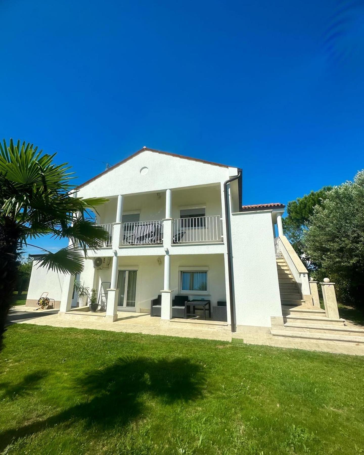 Apartmaji Meli Pu Izola Bagian luar foto