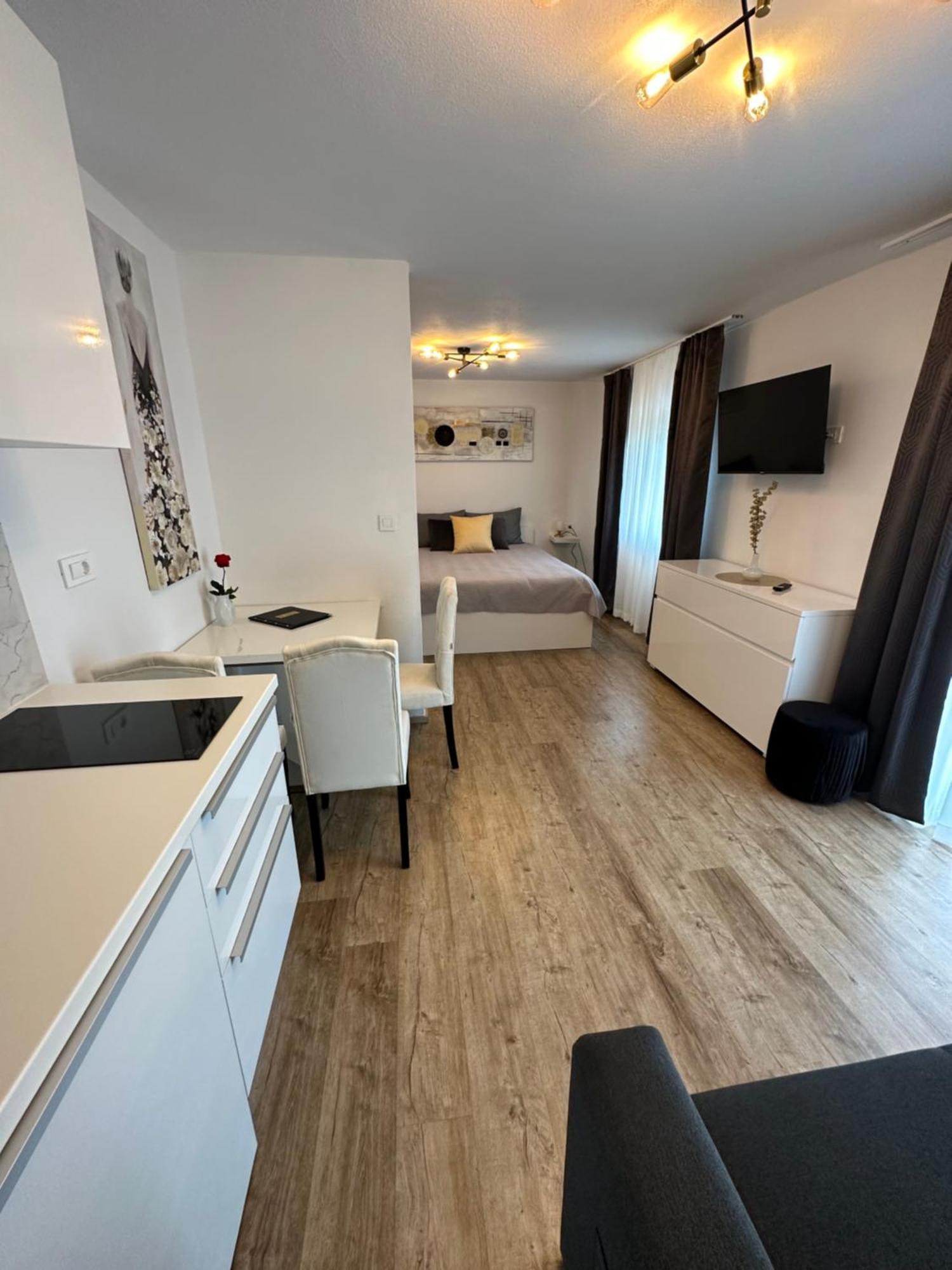 Apartmaji Meli Pu Izola Bagian luar foto