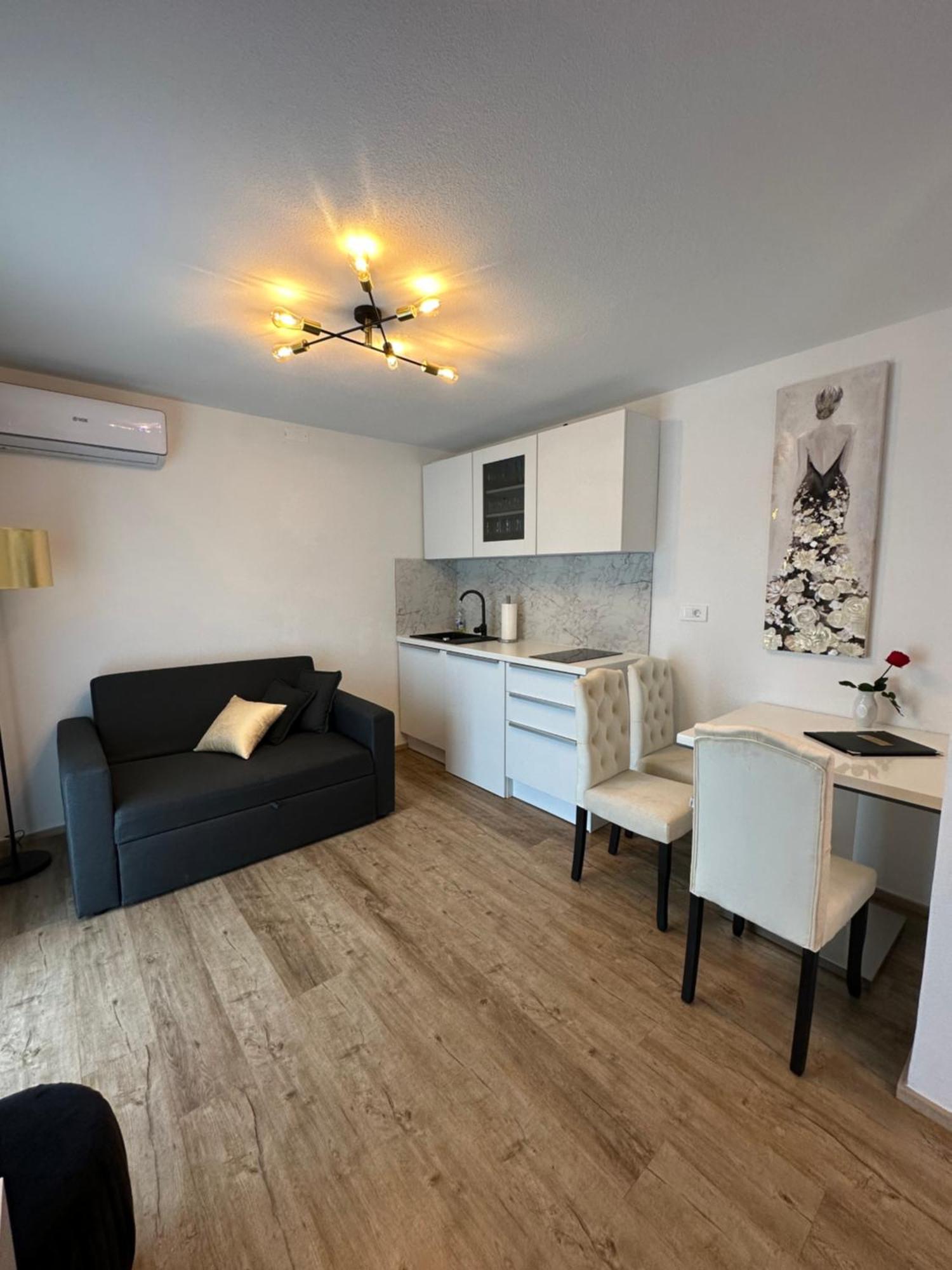 Apartmaji Meli Pu Izola Bagian luar foto